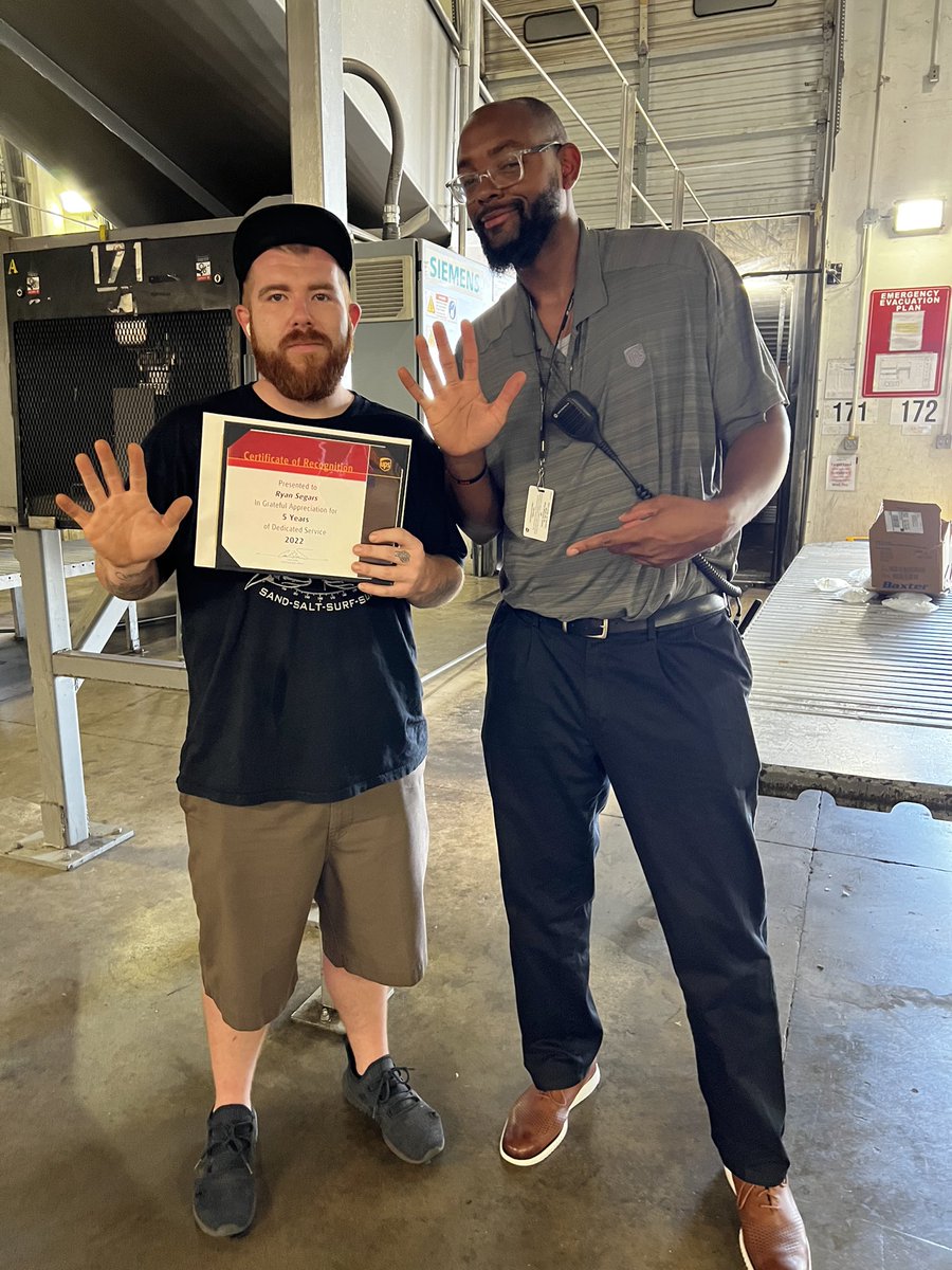 Indyday_lions's tweet photo. Congratulations to these two on their 5 year Anniversary here at UPS!! Big Milestone #Congratulations #FiveYearAnniversary #BigMileStone #Ups #ThankYouBothForEverythingYouDo #DaySort #IndyLions #HappyFriday @bigtymer504 @FitchettMarqus https://t.co/hI79ck4HbI