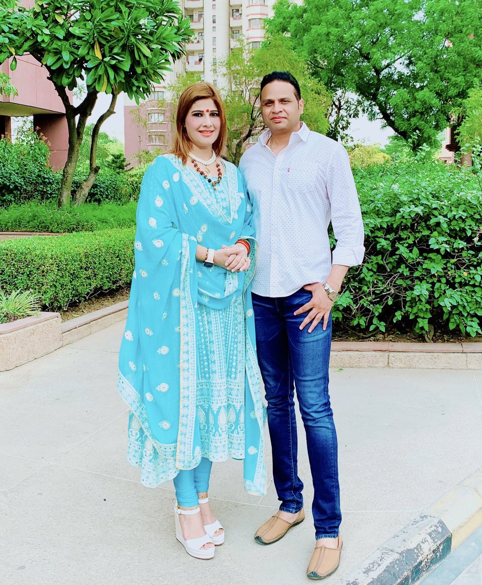 vinayjhagdoliya's tweet photo. तुमने मुझे हर मुश्किल में भरोसा और हिम्मत दी, हर दुःख की घड़ी में ख़ुशी और जो कुछ भी मैंने किया उसमे प्यार दिखाया। तुमने मुझे जीने का मतलब सिखाया।तुम मेरे जीवन की सुपरवुमन हो ! जन्मदिन की शुभकामनाएँ ! रूबी फोगाट यादव @RubyPhogatYadav 

#hbdrubyphogatyadav https://t.co/1wExpCOTuM