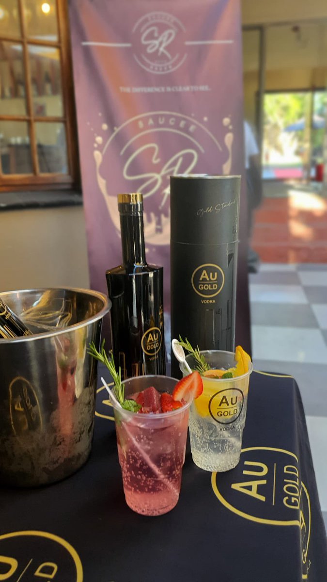 Happybear_24's tweet photo. As long as it has @AuGoldVodka it’s my favorite cocktail 🤩🔥🍹 https://t.co/eLeaIY0wFw