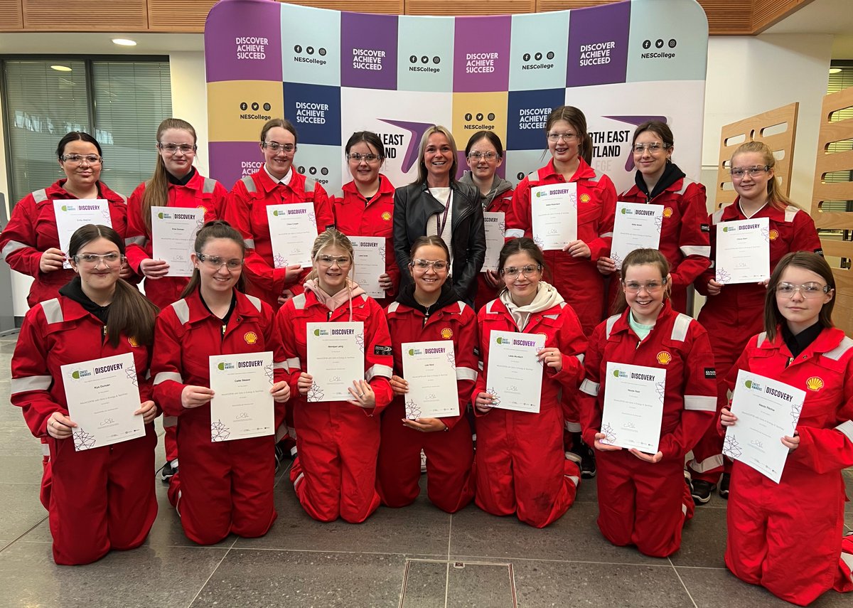moragwatt's tweet photo. @Shell_UKLtd #GirlsinEnergy @FraserburghAcad
receiving their Crest Award Certificates today from Andy @NESCollege who helped them hold their own mock COP26 🌎event earlier this year. 🌟
@TechFestNews
@NESColLinks
#gettingNetZeroDone #Teamwork #futurepathways #GirlsinSTEM https://t.co/soD1qiahTT