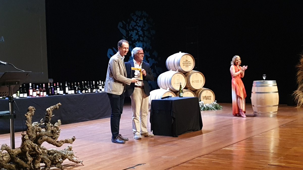 Els guanyadors en la categoria vins blancs joves són:

🥇 Viña Esmeralda de <a href="/familiatorres/">Familia Torres</a> 
🥈 Maset Singular de <a href="/maset/">Maset</a> 
🥉 Xarel·lo Vermell de <a href="/CanalsiMunne/">Canals i Munne</a> 
🥉 Masia La Sala de <a href="/Vallformosa/">Vallformosa</a> 
🥉 Xarel·lo Nutt de <a href="/MasBertran/">Mas Bertran</a> 

#TastavinsPenedes22
