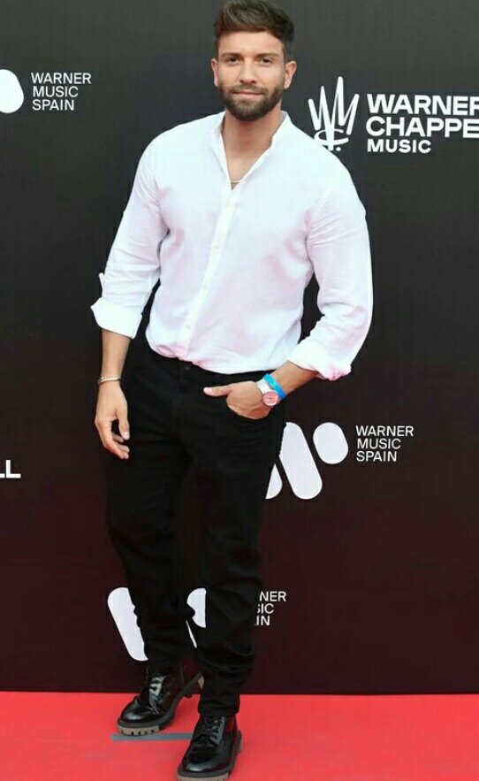 LunaShely's tweet photo. No sabía que necesitaba ver a Pablo Alborán con camisa blanca siempre, 🥺🥰 este es el tweet. 🤍 https://t.co/JB5PCdKkXk