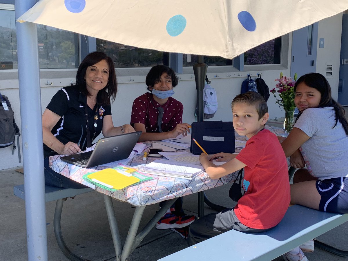 DrCarlosLHCSD's tweet photo. #LHCSD- Board Member Mrs. Pruitt, Dr. Culverhouse , and Mrs. Riggs mentoring Las Positas IB students to success.  Thank you! @LHSchools @DrC_LaHabra @laspositaslions https://t.co/kYENkD0oZT