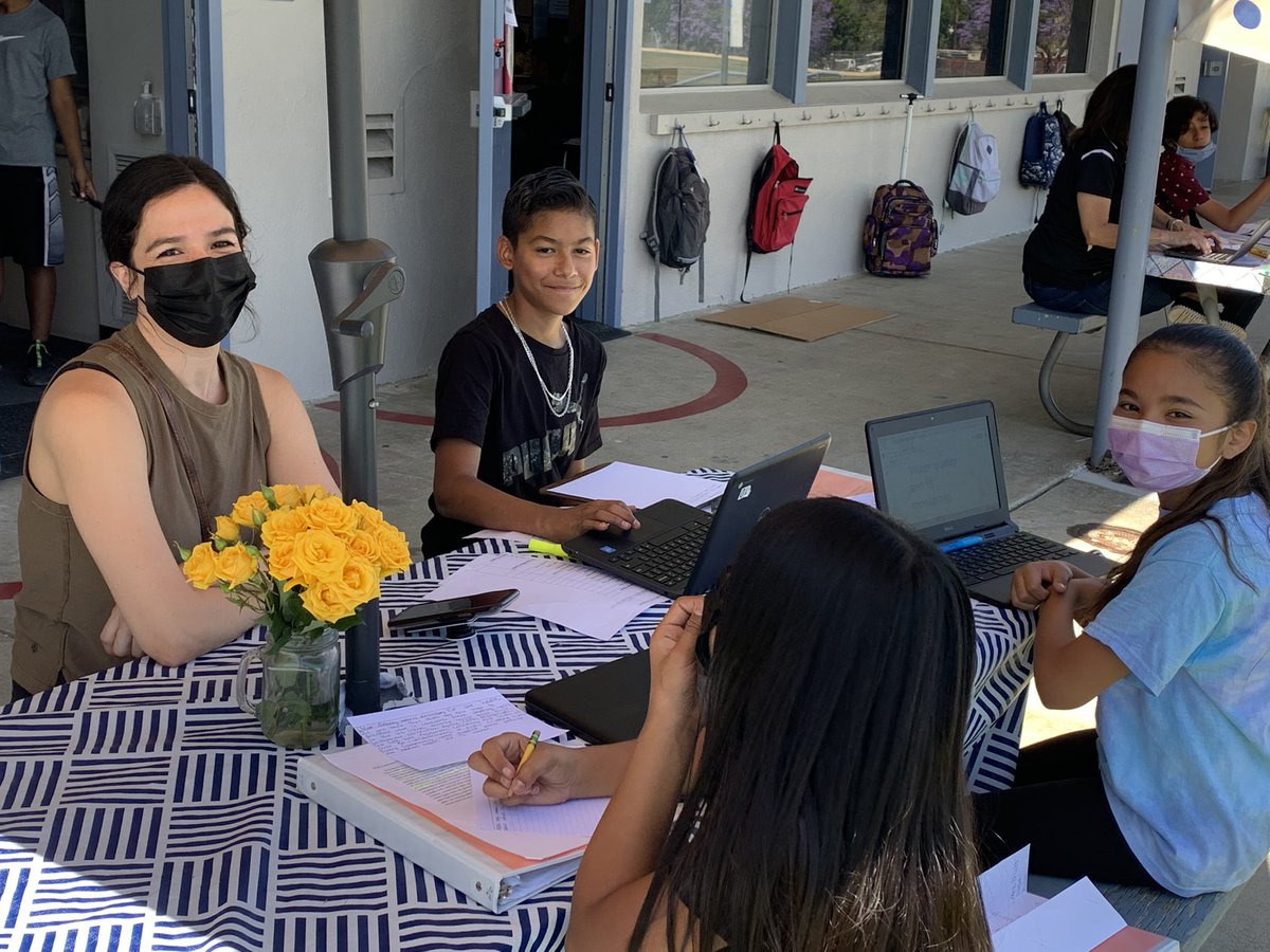 DrCarlosLHCSD's tweet photo. #LHCSD- Board Member Mrs. Pruitt, Dr. Culverhouse , and Mrs. Riggs mentoring Las Positas IB students to success.  Thank you! @LHSchools @DrC_LaHabra @laspositaslions https://t.co/kYENkD0oZT