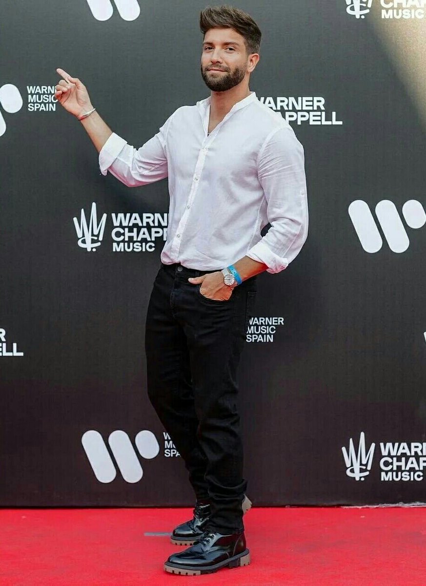 LunaShely's tweet photo. No sabía que necesitaba ver a Pablo Alborán con camisa blanca siempre, 🥺🥰 este es el tweet. 🤍 https://t.co/JB5PCdKkXk