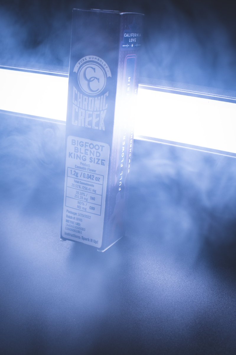 Abstract_0ne's tweet photo. Chronic creek dropping some freshies! I had a lot of fun with this shoot! BigFoot Blend! KINGSIZED! Smooth hitting, perfect for a day out. Take some hits and put it out to save for later or grab a bunch and blaze it up! Either way. Good times to be had @ChronicCreek  #cannabis https://t.co/TzVfchgV2O