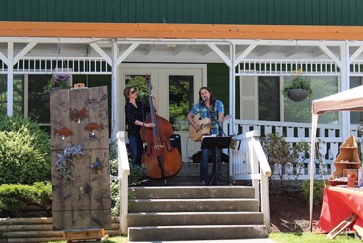 TourismUcluelet's tweet photo. The Ucluelet Market is almost back!!
Every Sunday
10 am - 2 pm
At Village green
πΈ Opening day May 22nd
#ucluelet #myukee #uclueletmarket https://t.co/qEe7pvfNP0