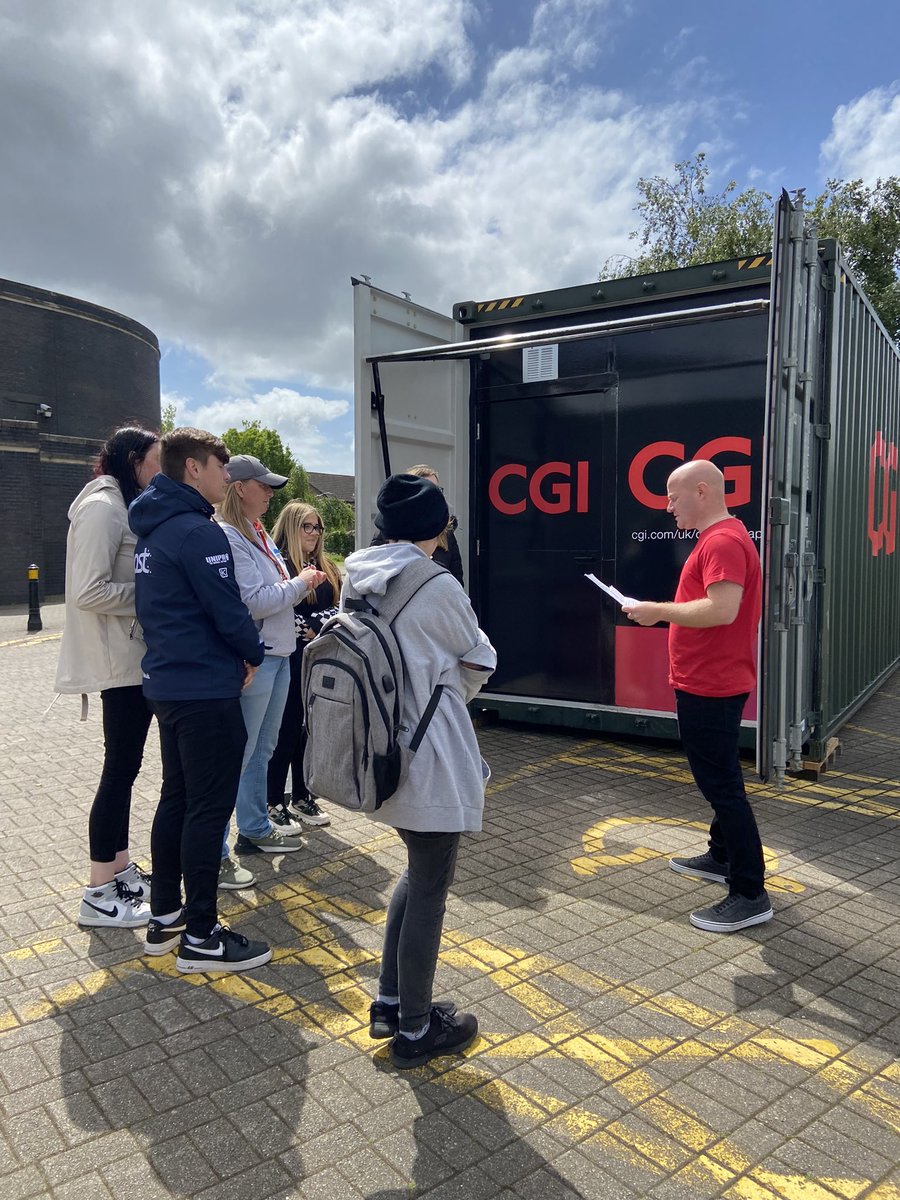 kkbennay's tweet photo. What a fantastic session today with our @PrincesTrust group! Great #teamwork and came out with great score 🙌🏻 #teambuilding #confidence #personaldevelopment #achieve #I2A https://t.co/OhQbiBO9h5
