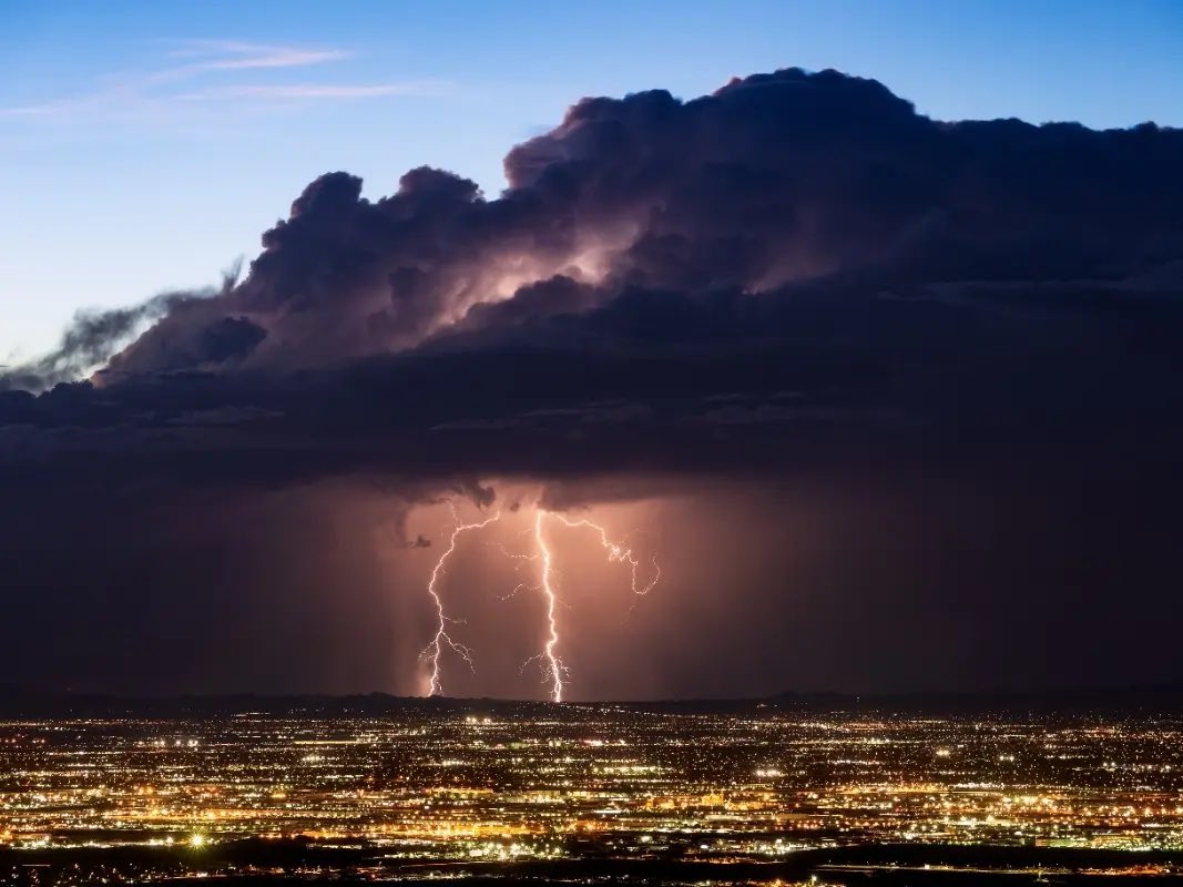TheMusicWitch's tweet photo. @cloakbrand Love the chaos of my desert storms ❤️ https://t.co/7LTVU7GtjW