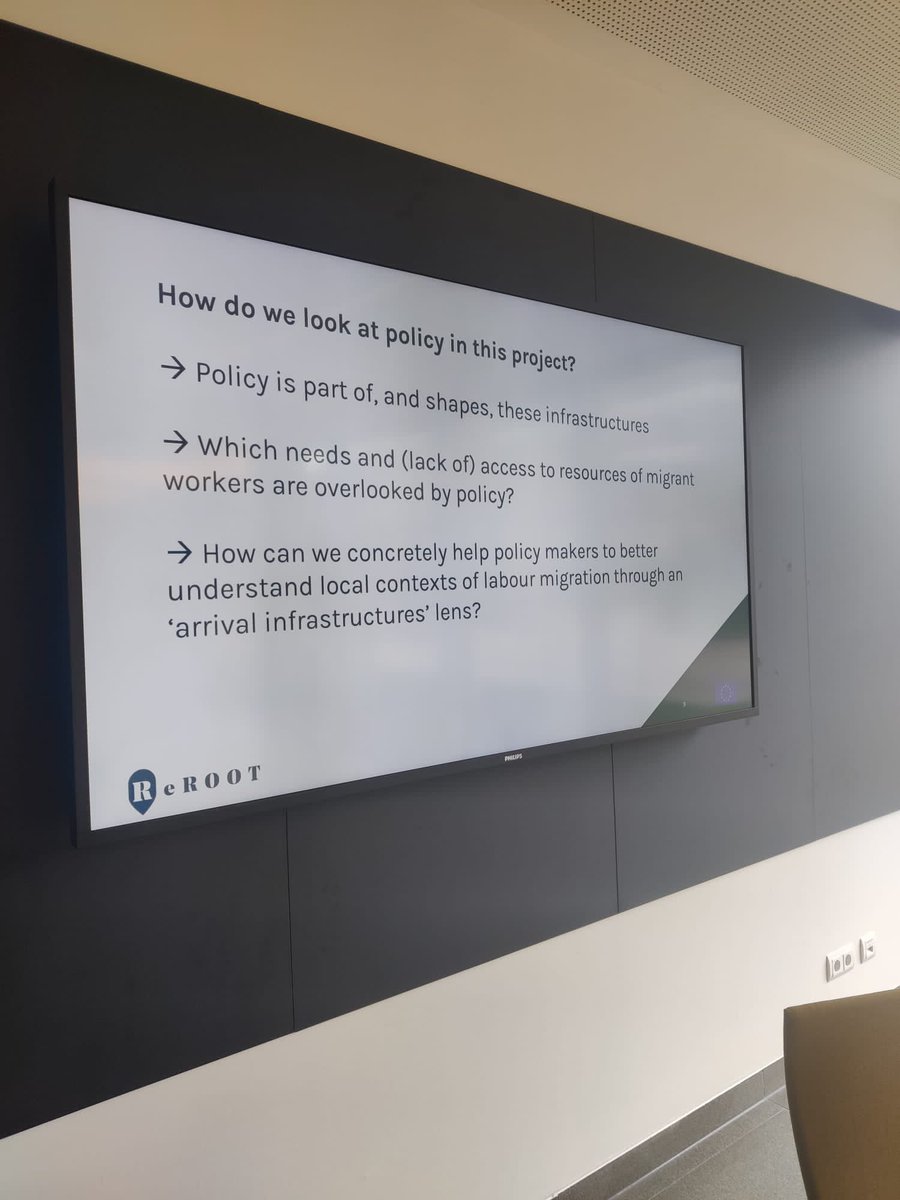 ReROOT_Project's tweet photo. Today @ReROOT_Projectβs @ilsevanliempt + @c_lubber met #migration policy makers from the Dutch ministries of Justice & Security + Social Affairs to present what #arrivalinfrastructures can teach us about local contexts of labour migration + how this may help inform policy making. https://t.co/4IVTIclaxx