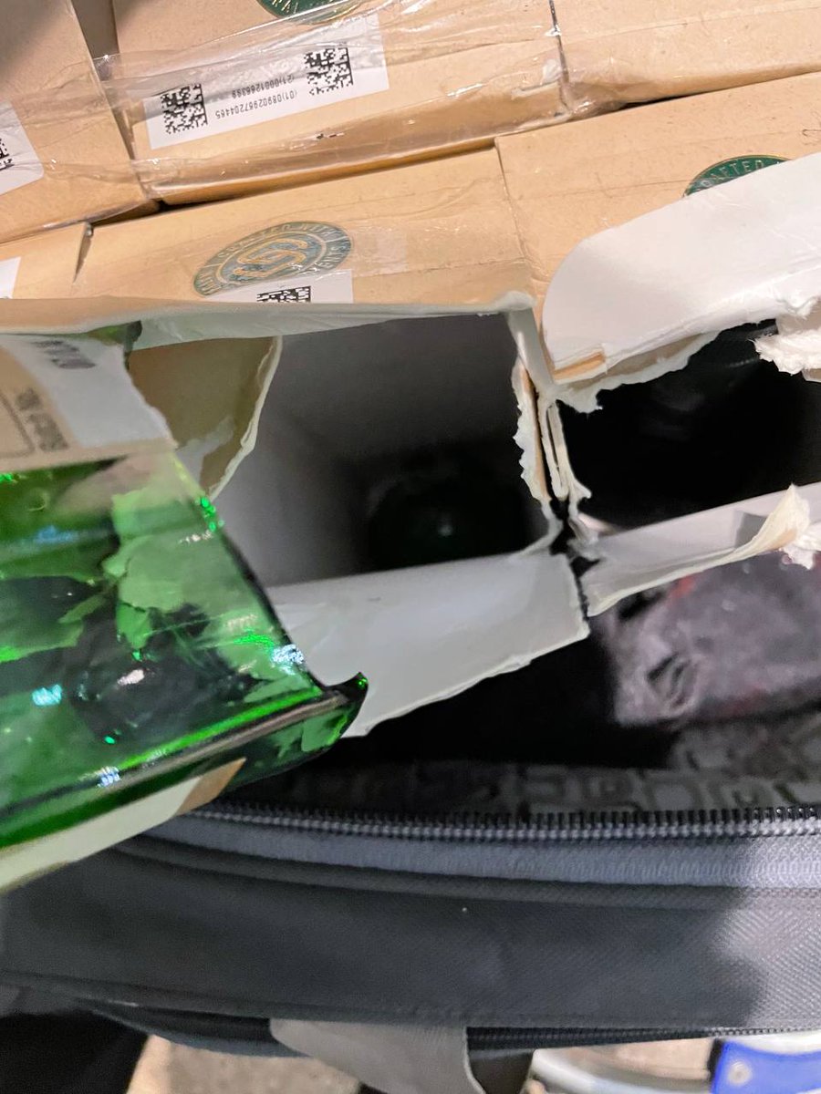 reddy_radar's tweet image. @GoFirstairways 
Check these images. I'm near your ticketing counter in Hyderabad Airport RGIA. No one is responding properly for this damage caused. 
#FailedService