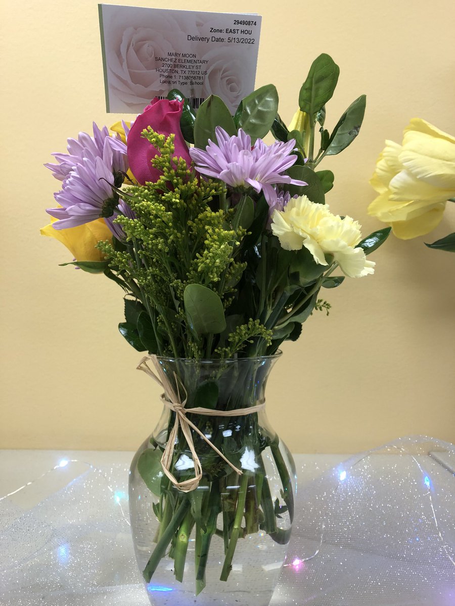 maryjmoon's tweet photo. I’m overwhelmed by the love I’ve received this week. #teamsanchez #NursesWeek @HoustonISD https://t.co/A5ix0hvyv3