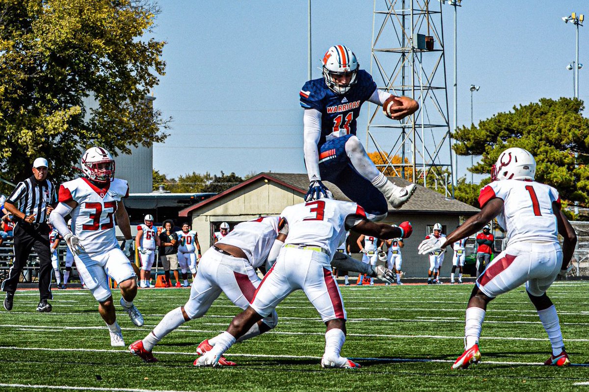 After talking with @CoachJamrog I’m extremely excited and blessed to receive an offer from @MidlandU_FB @Coach_Mendonca @CoachWright_ @Coach_Hart15 @JLira2