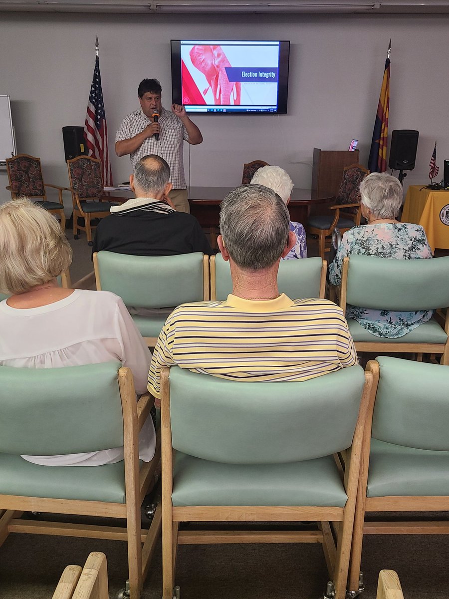 TonySanchezGOP's tweet photo. Great turnout for a training in the West Valley! #leadright https://t.co/VTDJGd4Sa1