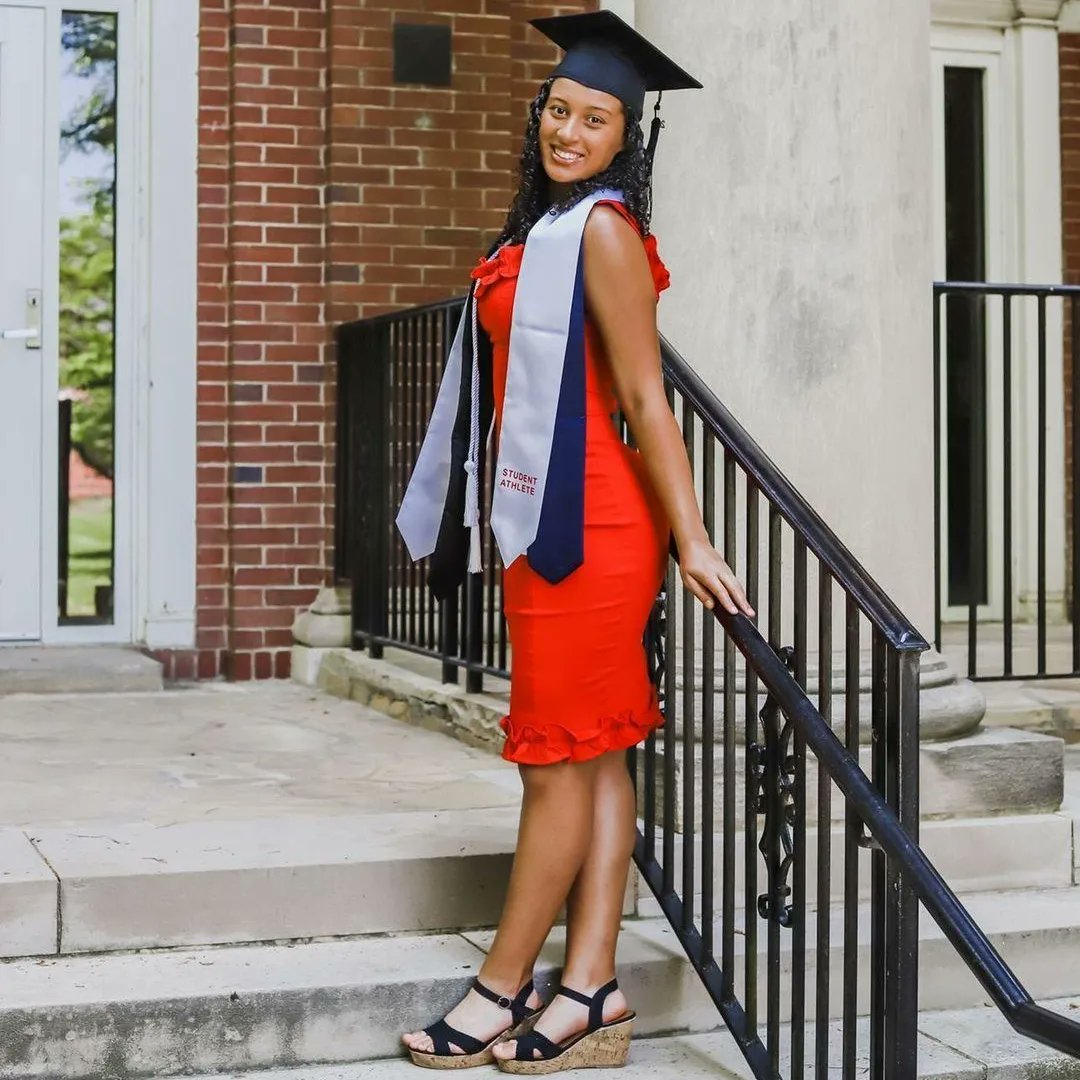 Martina82550735's tweet photo. A sweet ending to a new beginning...👩🏽‍🎓❤
#5thYearLoading🤫⏳ https://t.co/9geV1gBbFR