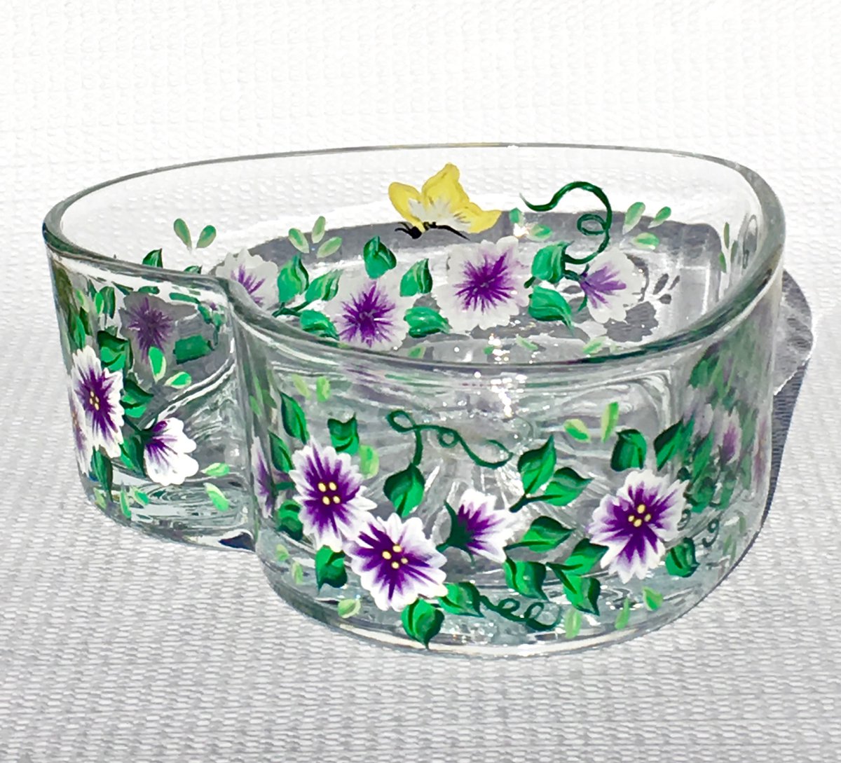 ipaintitpretty's tweet photo. https://t.co/bke2u0aZ8P #candydish #paintedcandydish #purpleflowers #TMTinsta #brighthomedecor #summerdecor #giftideas #etsygifts #etsyfinds https://t.co/hyucln59J9