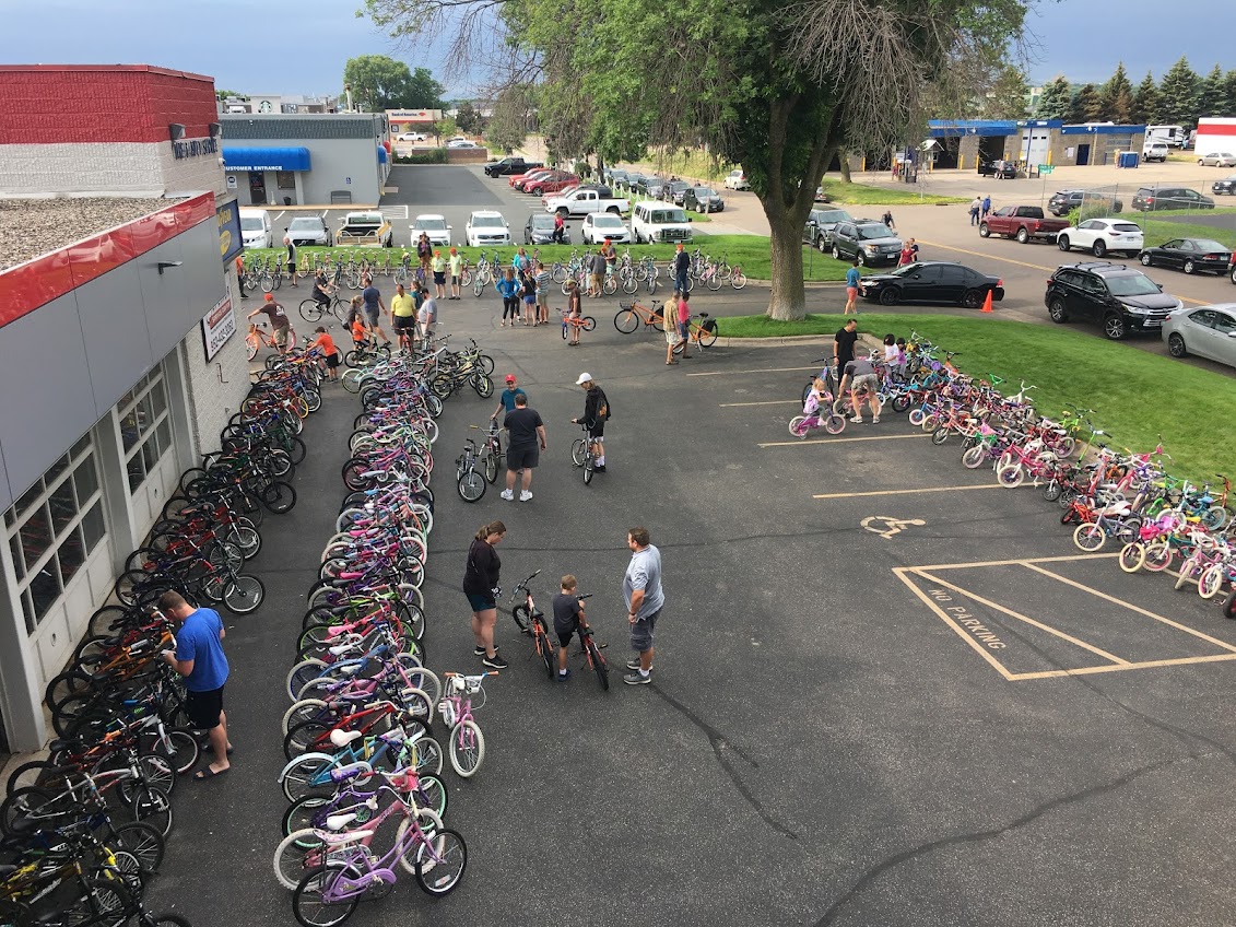 SuperiorAutoMN's tweet photo. Give your bike new life and donate to a good cause!

Rick’s Bike Sale is looking for kiddie bikes, mountain bikes, or cruisers in decent shape to be sold at the big sale on June 18, 2022. All proceeds go to  @kidsnkinship  and  @DARTS_MN ! https://t.co/4xl92eNPWf