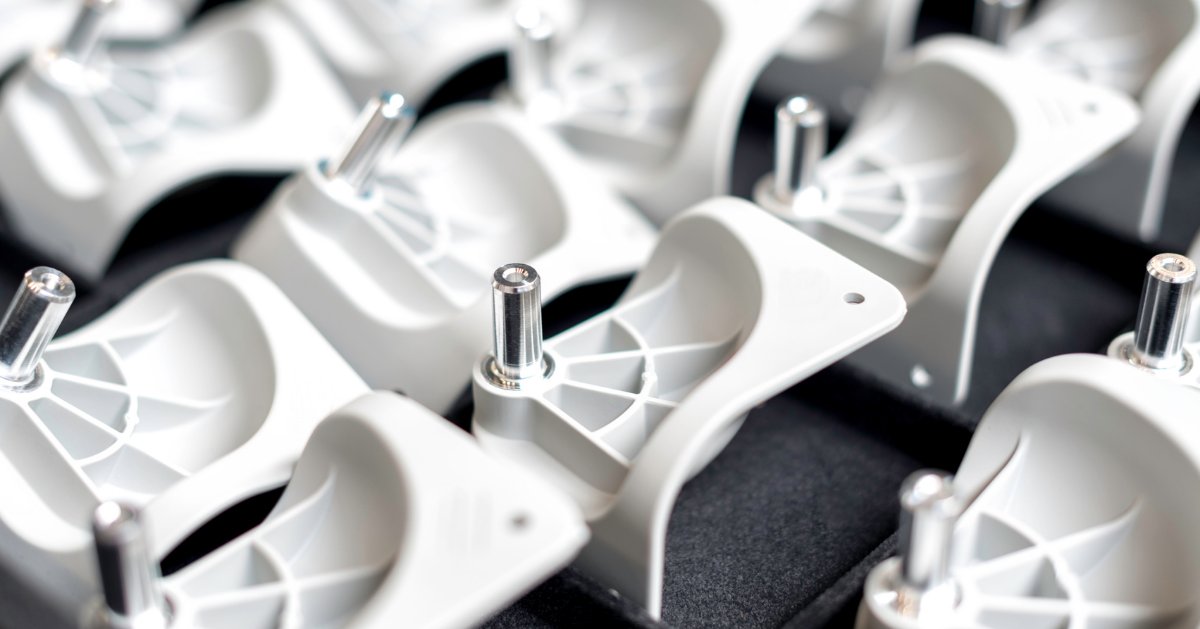 Rapidmade's tweet photo. One of the biggest advantages of additive #manufacturing or #3dprinting is its ability to consolidate complex assemblies composed of many parts into a single unit. 

Here are 5 benefits of parts consolidation: https://t.co/HVpPD4uioj https://t.co/mcdm9D2qp2