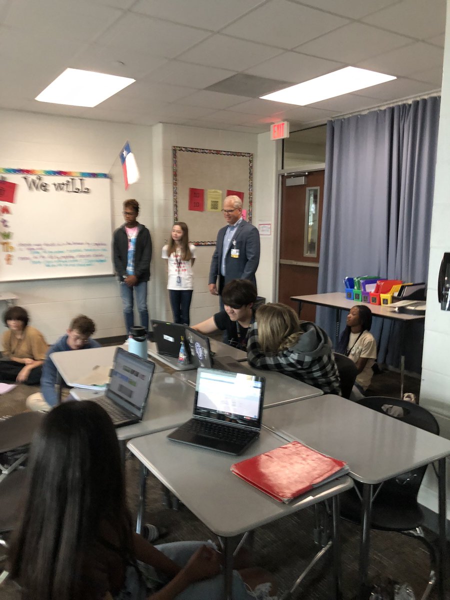 DrAnthonyMS's tweet photo. Mr. Scanlon, one of the CFISD Board Members, visited Anthony! Thanks to Elizabeth and Aiden, two student leaders, for leading Mr. Scanlon on a tour of instruction and the building! #ravenRISE @CyFairISD https://t.co/UDJsMELZAO