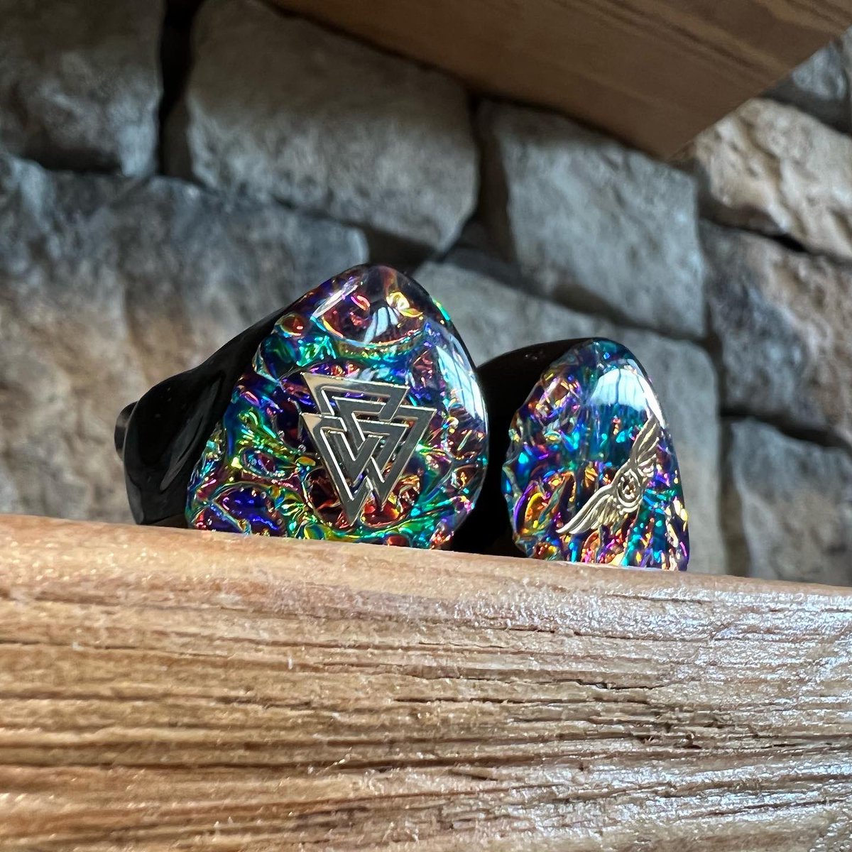 BloomAudioStore's tweet photo. Noble Kublai Khan is here and it is SPECTACULAR. Check out the full review on our site and see how it compares to Noble’s other flagship, Sultan, and Empire Ears’ Odin. https://t.co/cGeazAPSOz https://t.co/hj3g2RgM1o