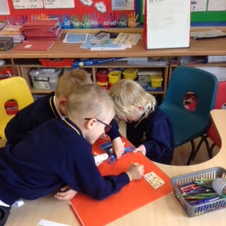 Y1OLOL's tweet photo. Year 1 were hard at work this morning making posters all about France! @OLOLCPrimary https://t.co/zk64bsMHyf
