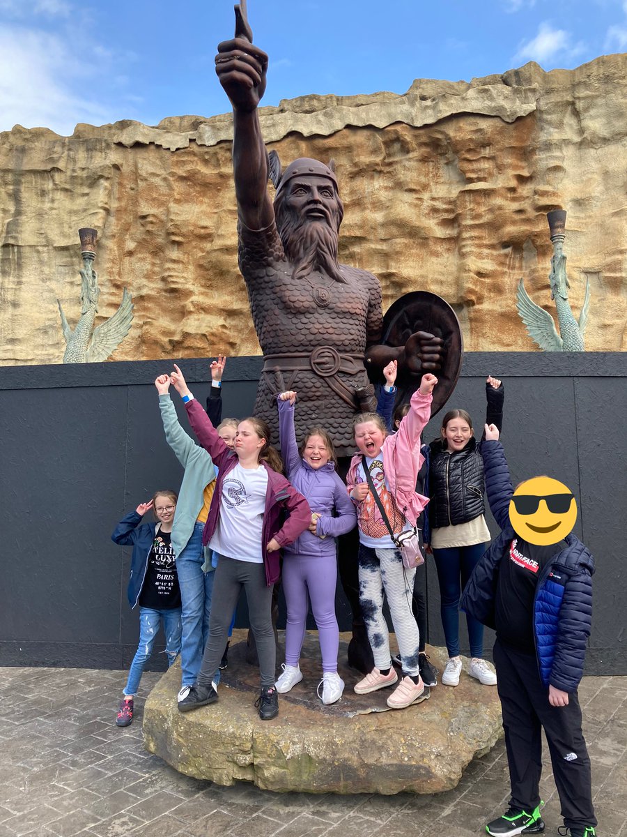 RoscoePrimary6's tweet photo. Fabulous day with these amazing Year 6 children at Blackpool 🎢🎠@roscoeprimary34 @Roscoe_Primary https://t.co/0XyjXpjUwF