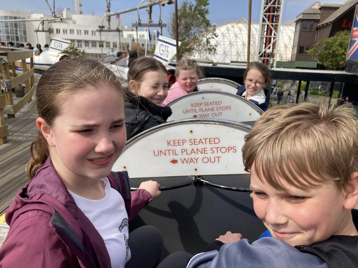 RoscoePrimary6's tweet photo. Fabulous day with these amazing Year 6 children at Blackpool 🎢🎠@roscoeprimary34 @Roscoe_Primary https://t.co/0XyjXpjUwF
