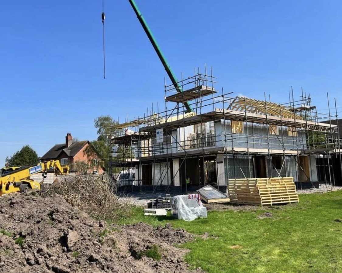 FlemingHomes's tweet photo. Is there a higher point in the timber frame erection process than the roof going on? #timberframe #selfbuild #milestones #bespokehomes #selfbuilddesign https://t.co/4Plp7mEuHW