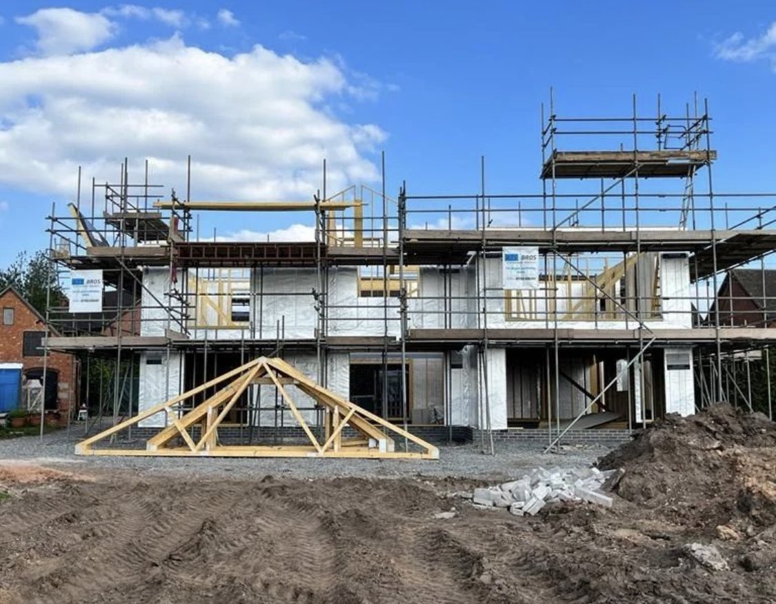 FlemingHomes's tweet photo. Is there a higher point in the timber frame erection process than the roof going on? #timberframe #selfbuild #milestones #bespokehomes #selfbuilddesign https://t.co/4Plp7mEuHW