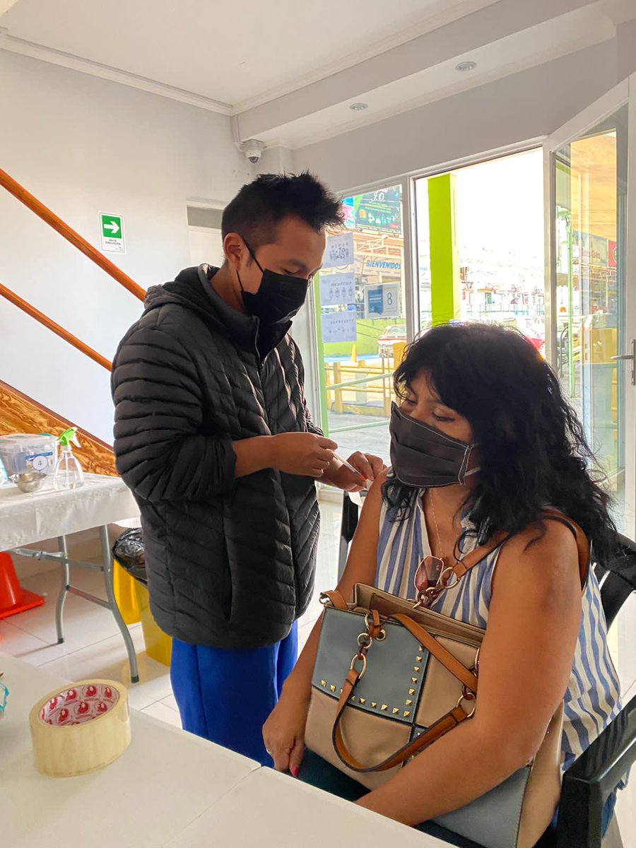 Saludtarapaca's tweet photo. #SeguimosCuidándonos En el #Vacunatorio de @Terminalagroiqq puedes acceder a las dosis contra #COVID19 e #Influenza de lunes a viernes de 9.30 a 15.30 horas y los sábados de 9.30 a 14 horas #PonteAlDia @MeVacuno @ministeriosalud @paquintard @SeremiSalud_I @DPRTarapaca https://t.co/FojFjajcr2