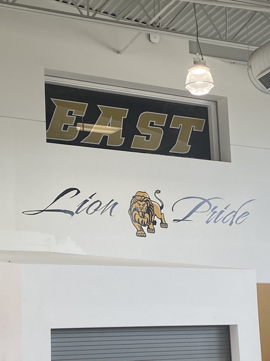 ashleighmporter's tweet photo. Hail to thee, our Alma Mater! Hail to Zumwalt East! @fzeAPVaughn https://t.co/NdmZMXiJCv