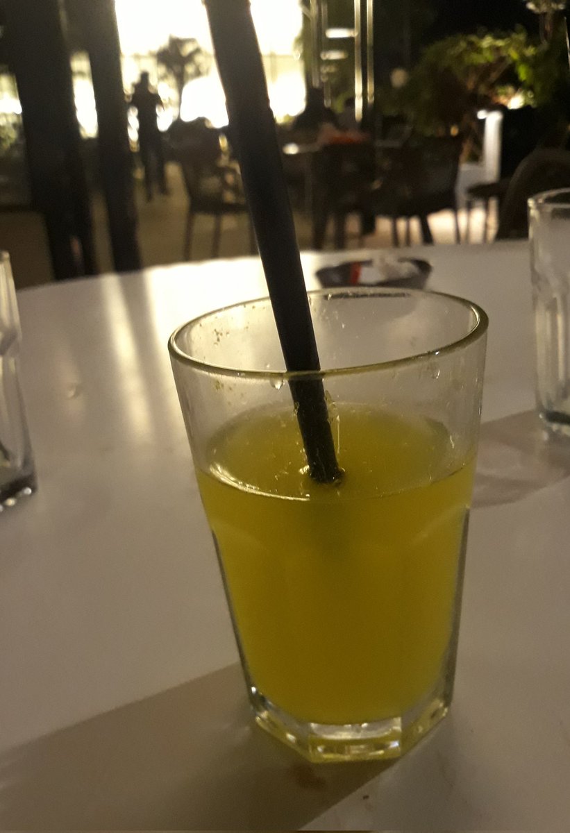 deryadeniz2710's tweet photo. .

Bir #limona'ta #muhabbeti  🍋🍹

. https://t.co/AKW3xTi8DJ