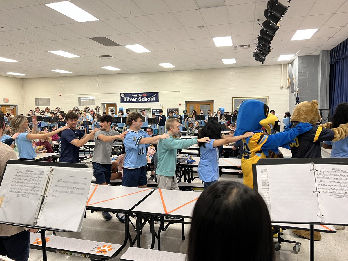 RhhsTam's tweet photo. @hcpss_rhhs @hcpss_ces Cougar Day! Our kids did a great job today!! #communitycampus https://t.co/rHThoPuR7x