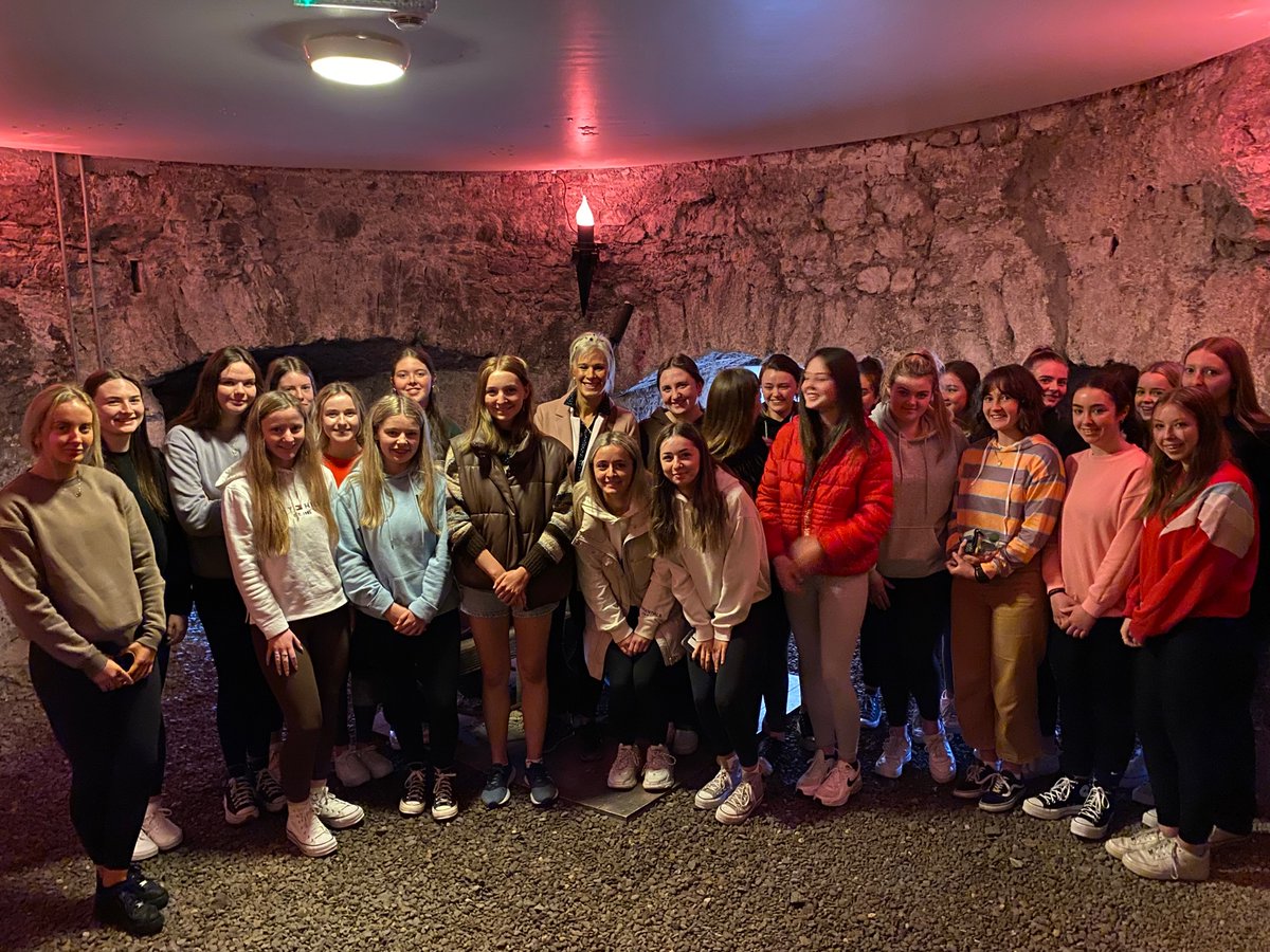 donnamlyons's tweet photo. @stmarysmallow 
Fifth years having fun @blackrockcastle #friends #fun #fab5thyears #sunnyday https://t.co/j5YC2bQHFo