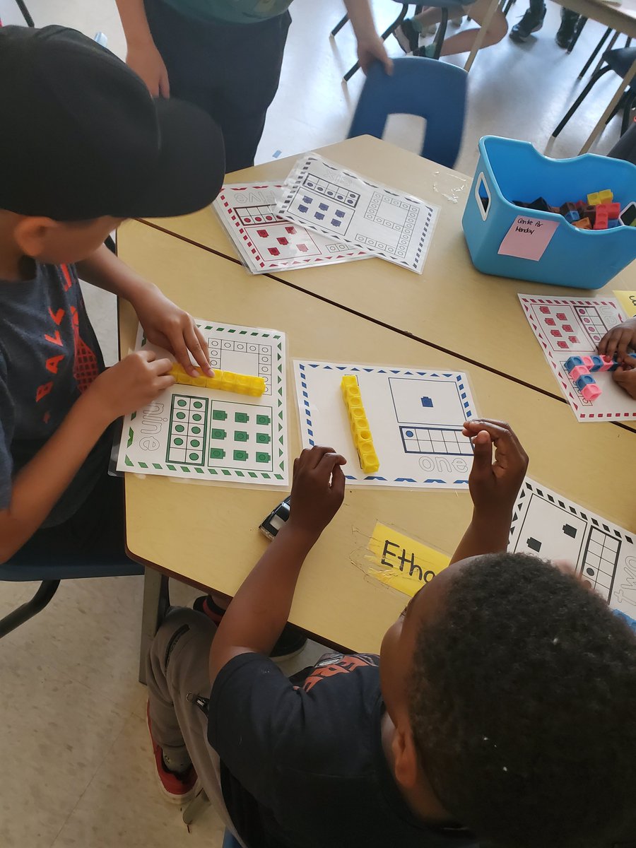 MandyKhabra's tweet photo. Number talks, reading, innovating. All gr5's taking their #characterpower and being k leaders. #PDSBEduweek @RidgeviewPS https://t.co/acID55g7Wy