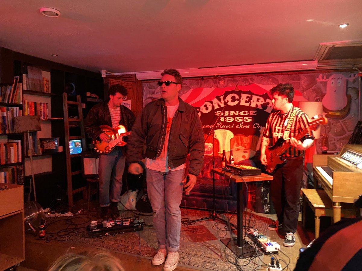 dijkshoorn's tweet photo. Bob Uit Zuid gortdroge funk in Concerto Amsterdam. #bobuitzuid https://t.co/gJOZQJi5Vn