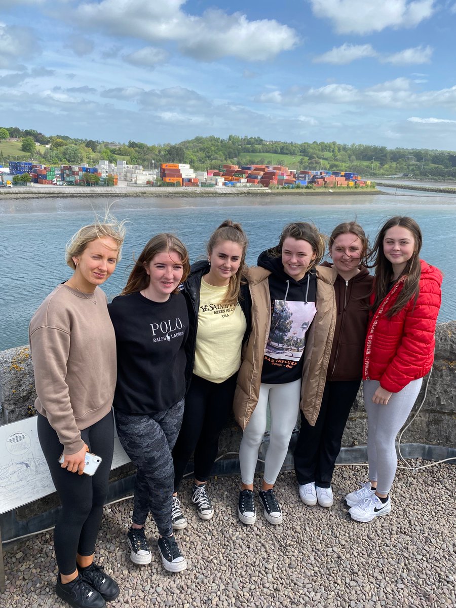 donnamlyons's tweet photo. @stmarysmallow 
Fifth year trip #hadagreatday #withfriends fab5thyears @blackrockcastle https://t.co/TgVBbStWSg