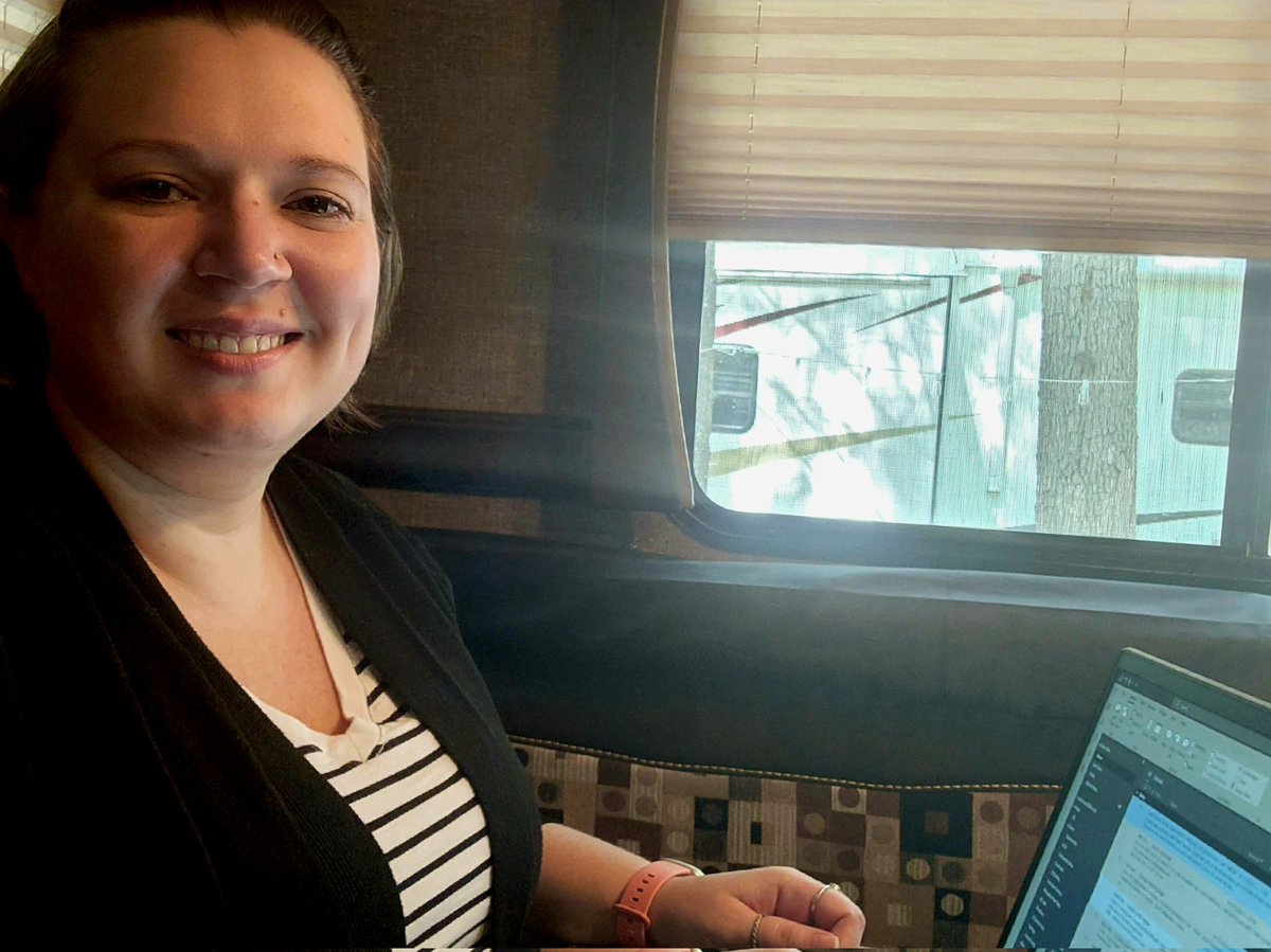 ahansonhd's tweet photo. 90 &amp; sunny all week....it's Friday and I'm working from our camper. Love it! Few hours to go and then a fun weekend! https://t.co/LOqH3Kd0GK
