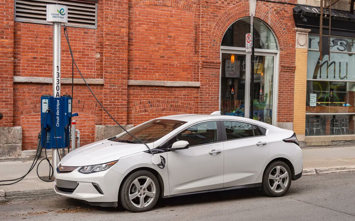 ElectricAutonmy's tweet photo. @NRCan is once again opening a round of funding through the Zero Emission Vehicle Infrastructure Program (ZEVIP) to support #electric and #hydrogen refuelling projects across #Canada.

#evcharging #evinfastructure #funding 

https://t.co/LwsWuwtLi8 https://t.co/HbJLly1MUX