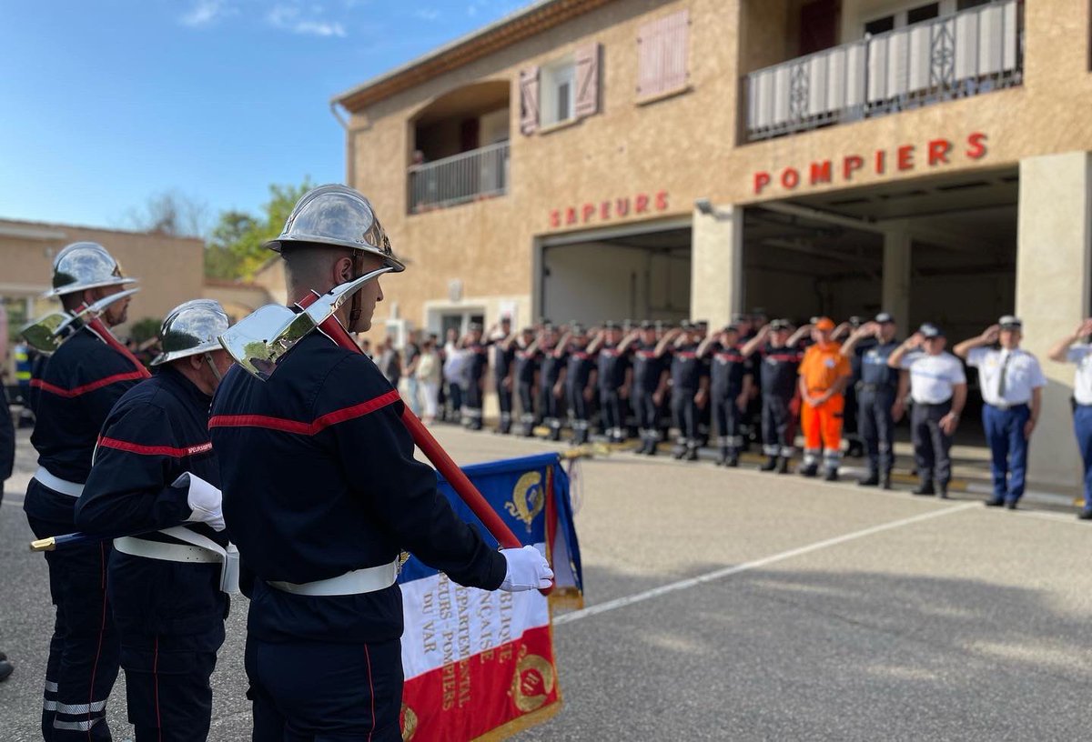 famatras's tweet photo. C’est avec une grande émotion que j’ai participé au baptême du centre de secours de Salernes. Il porte désormais le nom du Capitaine Didier Tintané, ancien chef de centre avec qui j’ai servi durant plus de 7 ans. 
J’adresse mes sincères pensées à sa famille et ses proches. https://t.co/z4zHB0zLk0