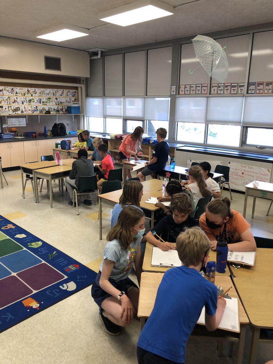 DelaurierMr's tweet photo. Today, we had our first book buddy block with the grade 1/2s, lots of learning on both sides. The 6s/7s showed tremendous patience &amp; kindness! @stannestars @MrsCDeMars https://t.co/yXA925RXSH