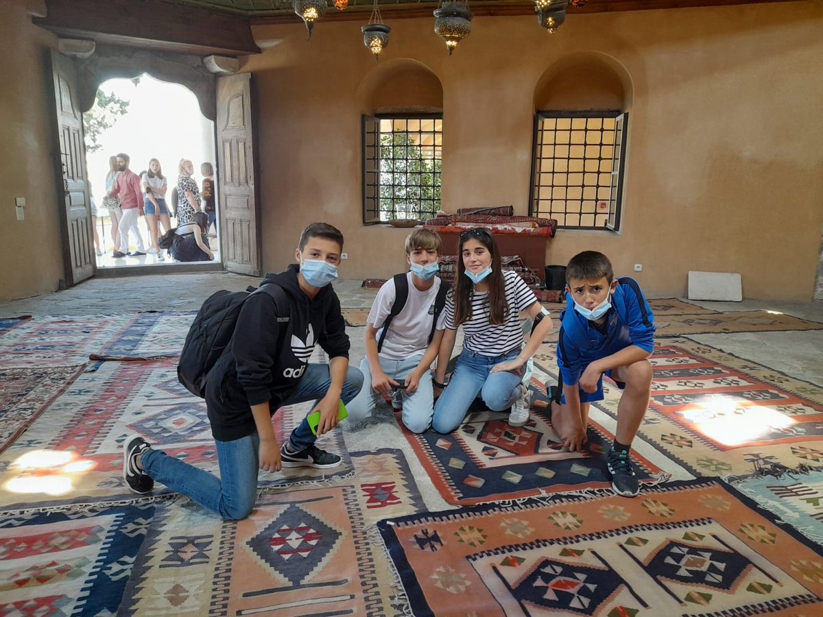 colegioolivos's tweet photo. Nuestros alumnos de Erasmus están terminando su experiencia en Grecia, han visitado la ciudad de Kavala, y han obtenido los certificados acreditativos de su participación. #Esrasmusplus https://t.co/oiqpo0gQvx