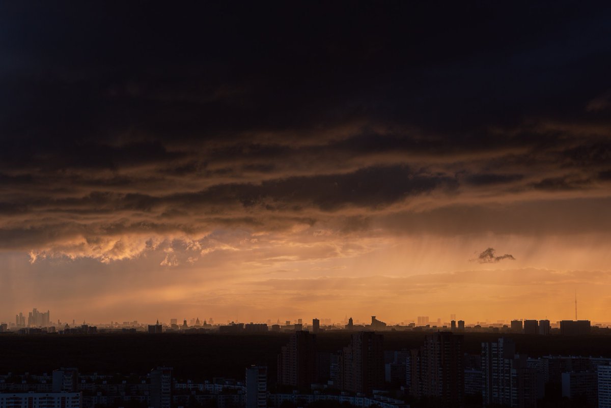 Alex_Gulinov's tweet photo. #Moscow #sunset #mood #photography https://t.co/mKB4SQDUUK
