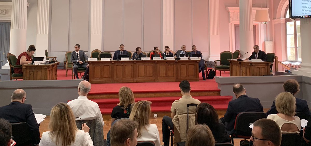 proc_procureur's tweet photo. #JusticeDeProximite Réunion par la Procureure Générale d’Amiens des procureurs et administrations spécialisées dotées de prérogatives de police judiciaire 
✅Consolider les enquêtes pénales #Environnement #Travail #Consommation 
✅Créer des circuits dédiés aux administrations https://t.co/uqpX34Avpv