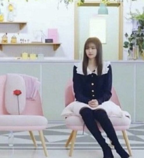 132-Rosè gidince yerine gül koyan Jennie