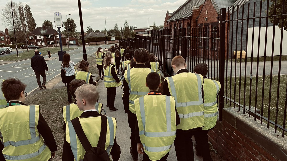 MaltbyAcademy's tweet photo. Today 50 students (Y7 - Y13) went into the local community to help tidy up! This is our second community litter pick &amp; we are super proud of the volunteers who took part. Our students will be doing this every half term, please come &amp; say hello if you see us. #KeyDriverCommunity https://t.co/XcEWazlh2Q