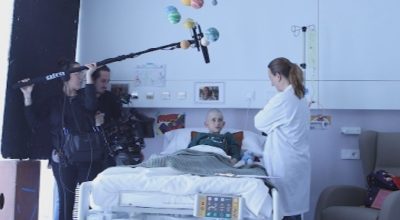 CanalTerrassa's tweet photo. 🎬| @JoanPauls roda un curtmetratge sobre el #càncerinfantil adaptant el llibre #NoVullSerUnHeroi de @MuaSolidaris. Ells mateixos ens ho expliquen   

▶️https://t.co/OugLYlT0N1 #Terrassa https://t.co/z0muQ4ItxK