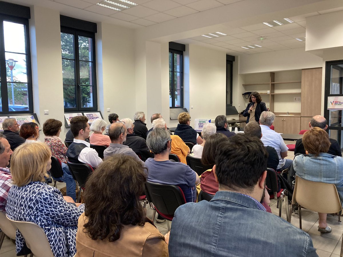 COTEMathilde's tweet photo. Salle comble au lancement de campagne de #denferd2022                                           Ensemble vers la victoire ✌️               
 ❤️ 💚 💜                                     #NUPES #Allier #legislatives2022 #denferddauvergne2022 #circo0303 https://t.co/SxriP71eyi