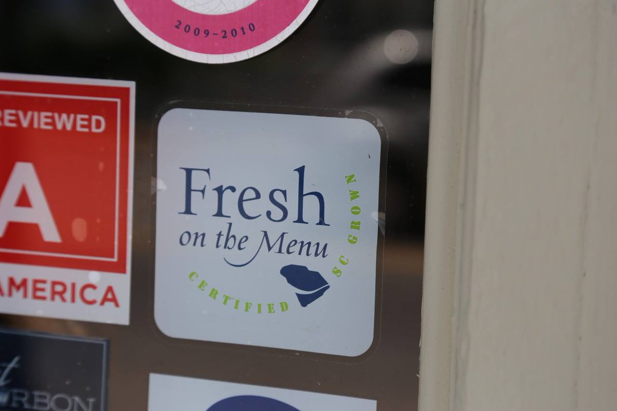 Certified_SC's tweet photo. There are more than 300 @FreshOnTheMenu restaurants from the Upstate to the Lowcountry — all committed to sourcing at least 25% of their ingredients from #CertifiedSC farmers and producers.

Support one today at https://t.co/AsZzRwwy4A https://t.co/Y14fU2rjOq