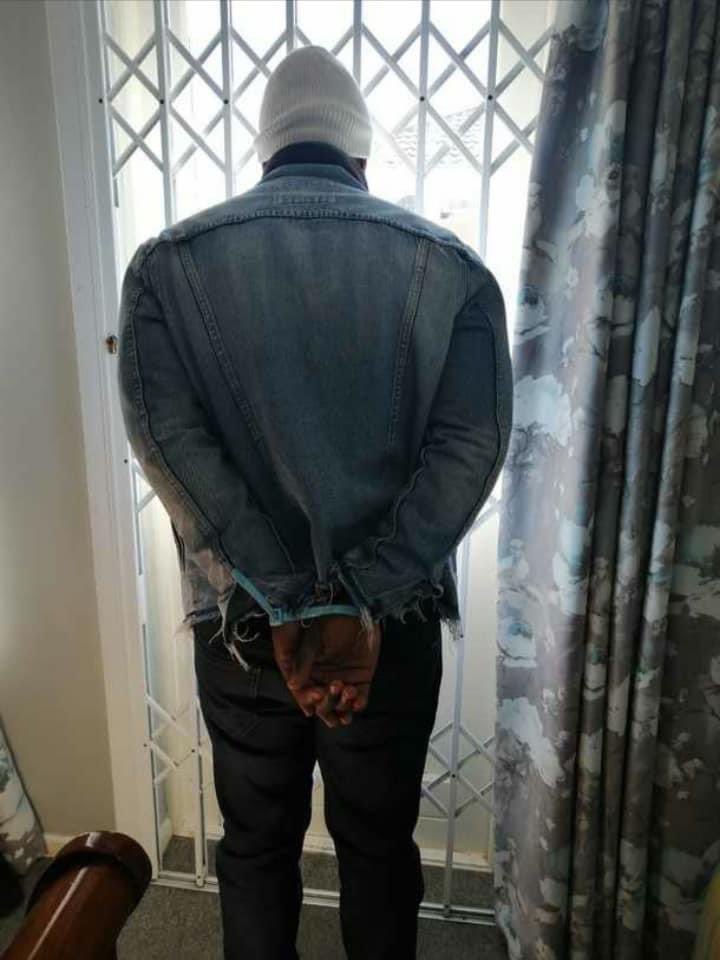 AdvoBarryRoux's tweet photo. FBI and the Hawks bust Nigerians syndicate in Cape Town preying on widows, divorcees at dawn on Tuesday. Eight foreign nationals aged between 33 to 52 were arrested for Internet scams, money laundering &amp; international-wide scale financial fraud in Cape Town. https://t.co/kj4ROiskgo